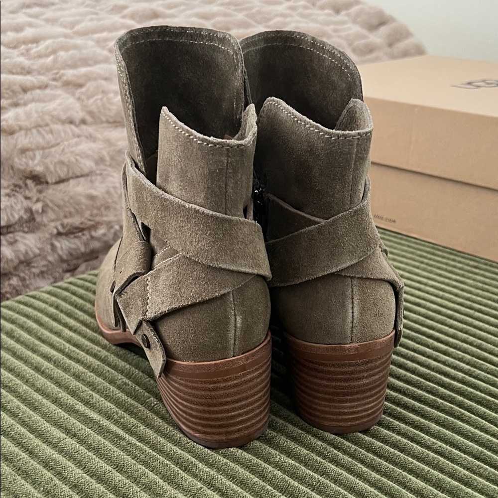 NWT - UGG Elora Suade Ankle Boots - Antilope 💚 - Picture 4 of 9